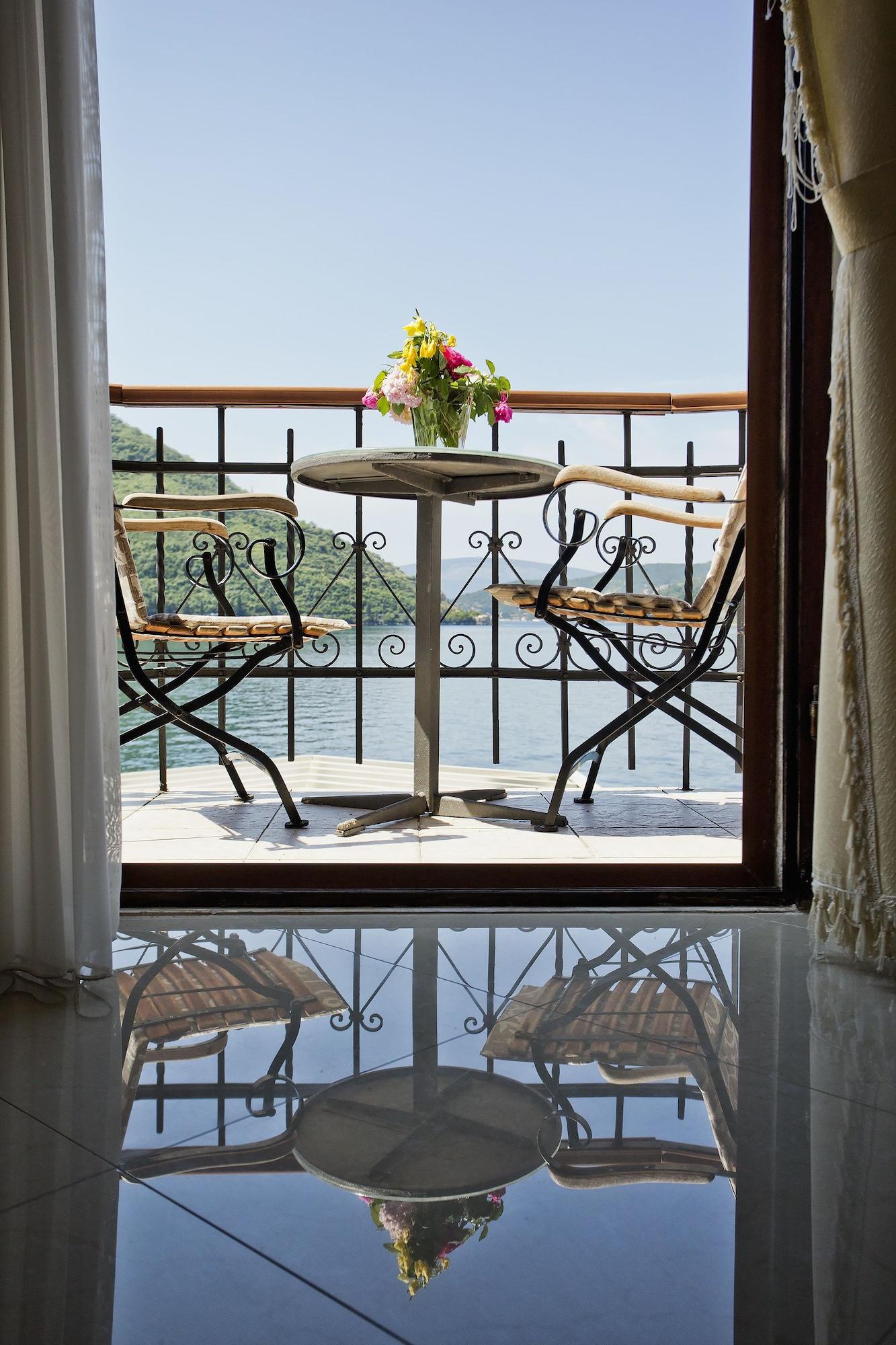 Apartments Admiral Perast Bagian luar foto