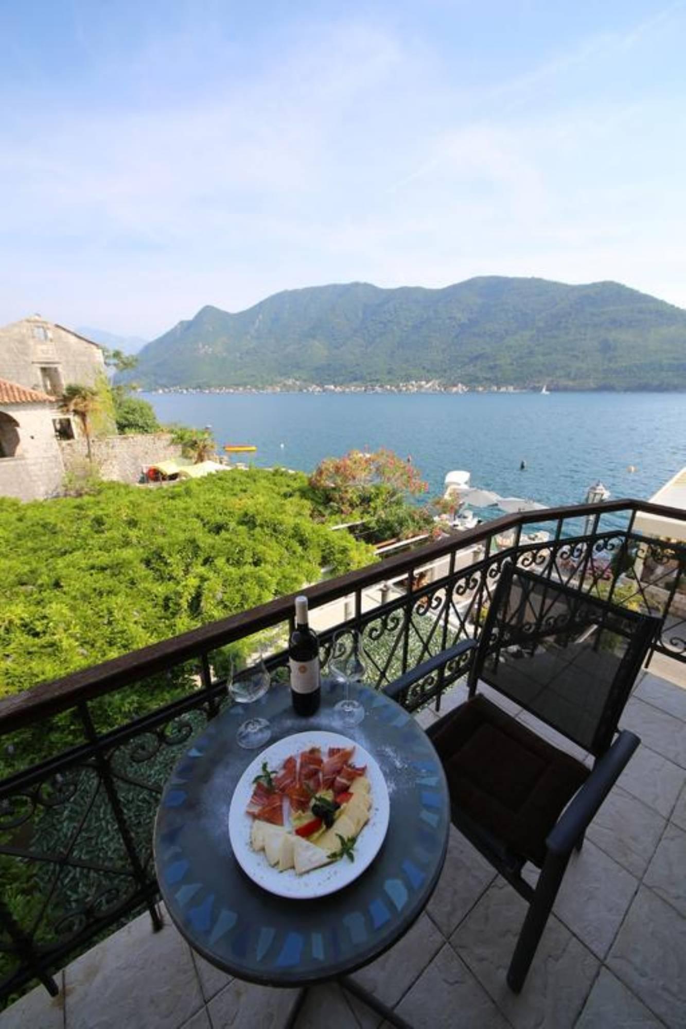 Apartments Admiral Perast Bagian luar foto