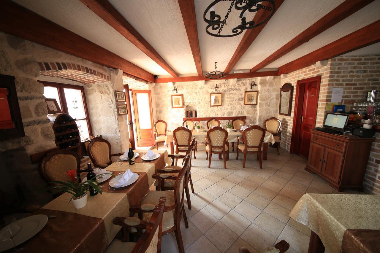 Apartments Admiral Perast Bagian luar foto