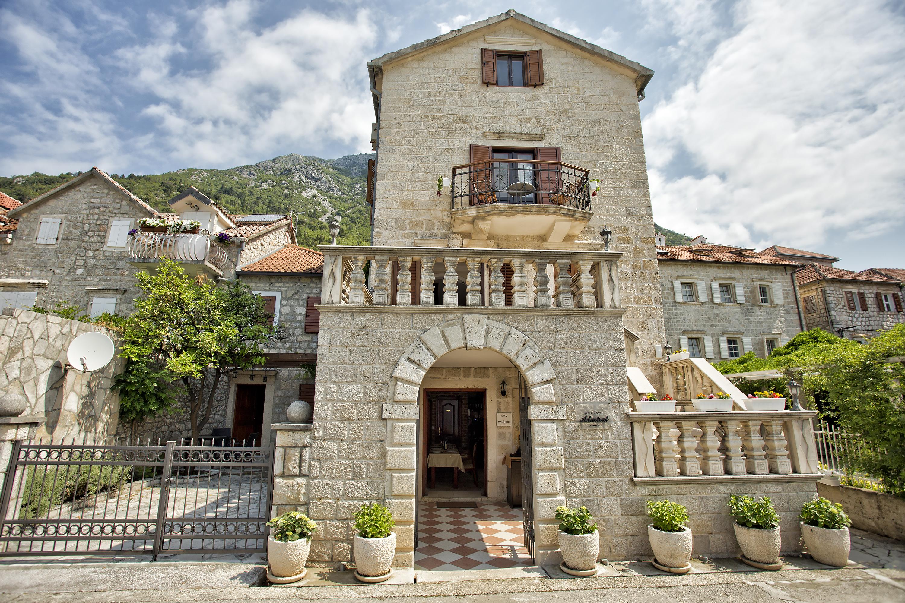 Apartments Admiral Perast Bagian luar foto