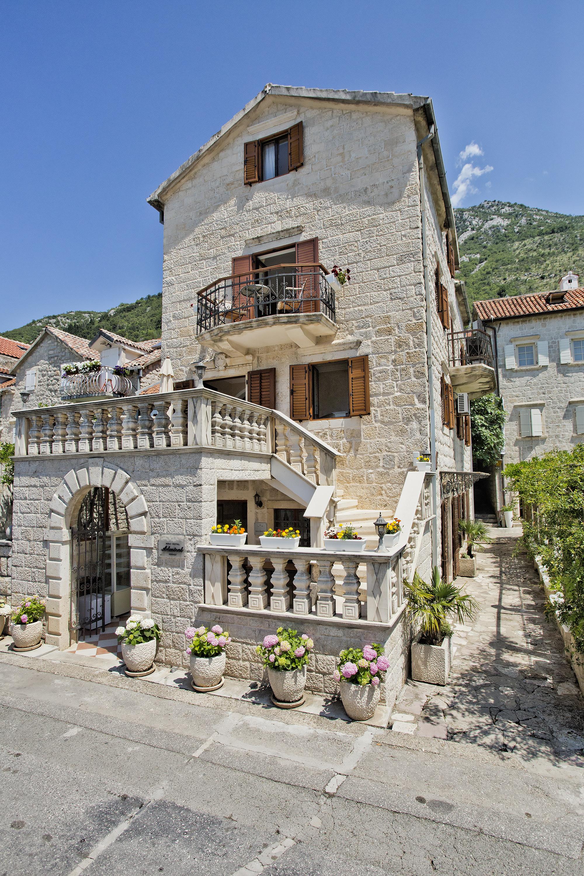 Apartments Admiral Perast Bagian luar foto