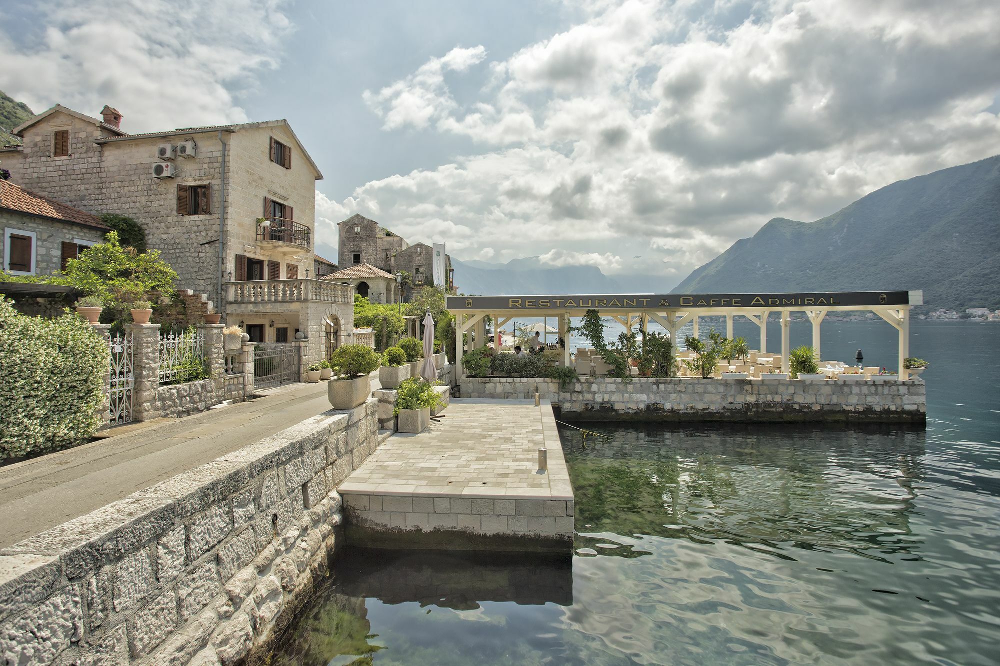 Apartments Admiral Perast Bagian luar foto